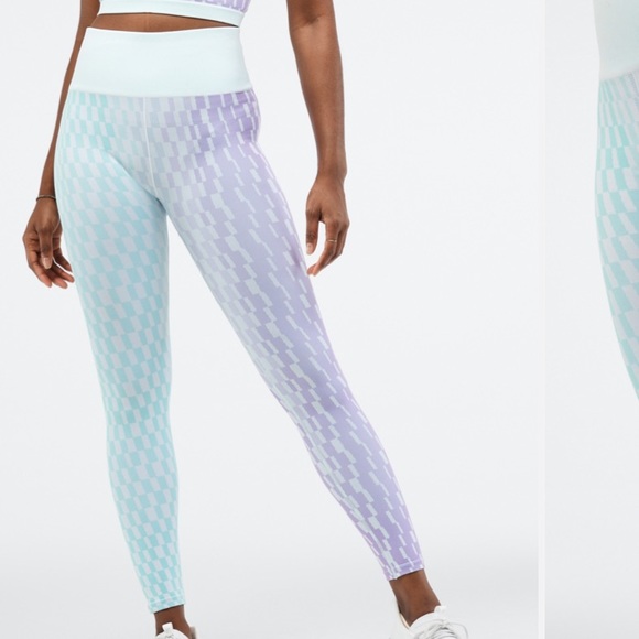 Fabletics Pants - Fabletics High-Waisted Seamless Checkered 7/8 leggings size XL